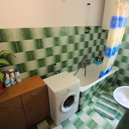 In Mit Eigener Terrasse Apartment Novi Vinodolski