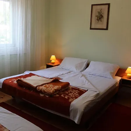 Apartment In Mit Eigener Terrasse Novi Vinodolski